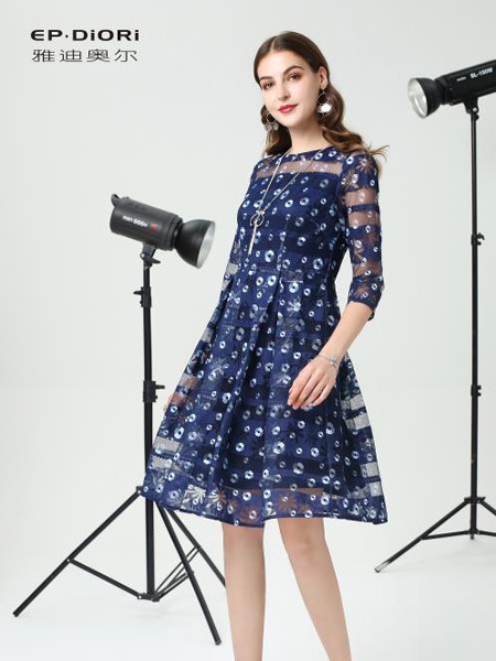 雅迪奥尔女装品牌2020春夏深蓝色收腰雪纺连衣裙