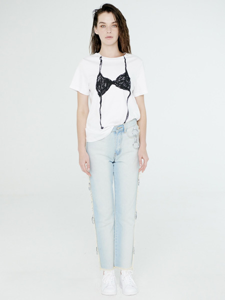 DevilBeauty女装品牌2020春夏白色T恤黑色印花浅蓝色牛仔裤