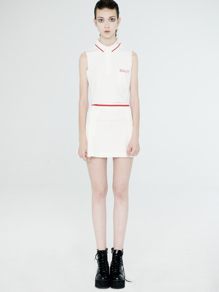 DevilBeauty女装品牌2020春夏无袖白色红边连衣裙短款