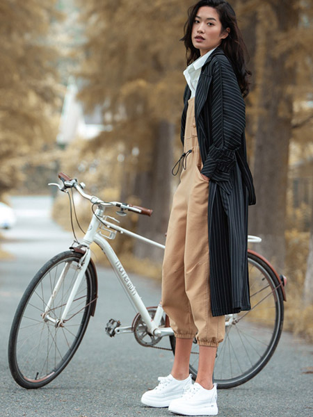 苏昔女装品牌2020秋季横纹黑色长款外套薄款