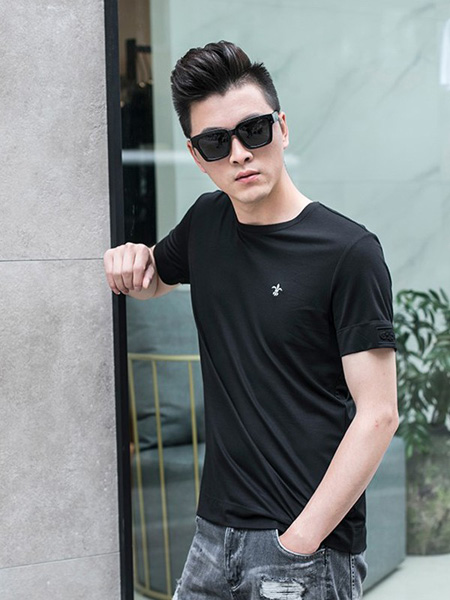 T&X男装品牌2020春夏白色装饰黑色T恤
