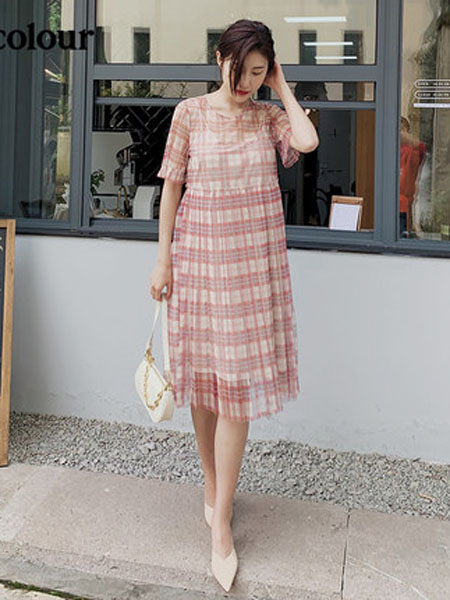 欧珂OLDCOLOUR女装品牌2020春夏格子连衣裙粉色格纹