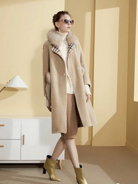 莫欧莎女装品牌2020秋季卡其色浅色毛绒外套风衣式