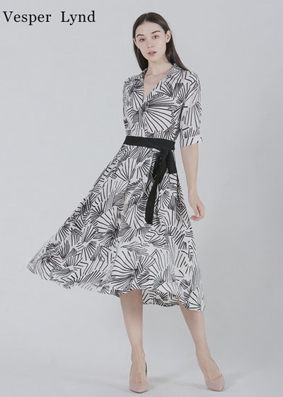 Vesper Lynd女装品牌2020春夏森系度假风收腰连衣裙