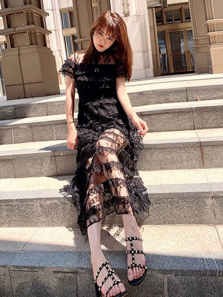 伯妮斯茵ERNIEELEN女装品牌2020春夏漆黑色连衣裙--洛可可艺术