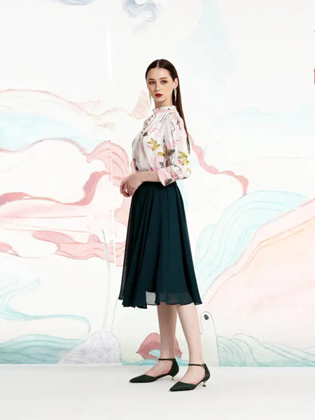 伯妮斯茵ERNIEELEN女装品牌2020春夏白色花朵衬衣--秣驷芝田--《洛神赋》