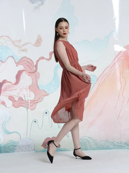 伯妮斯茵ERNIEELEN女装品牌2020春夏无袖粉色十样锦--连衣裙--空谷幽兰--《洛神赋》