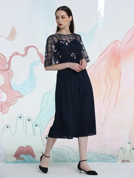 伯妮斯茵ERNIEELEN女装品牌2020春夏黑色修身连衣裙--空谷幽兰--《洛神赋》