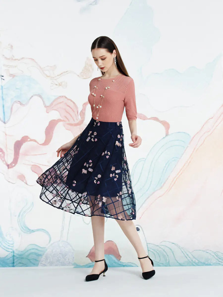 伯妮斯茵ERNIEELEN女装品牌2020春夏十样锦--针织衫--空谷幽兰--《洛神赋》