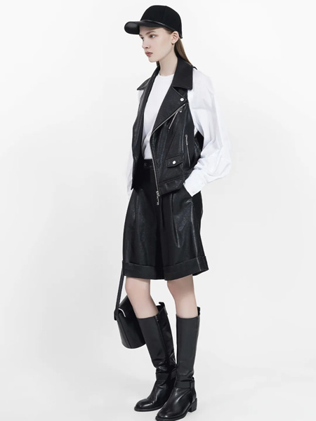 欧E[OEEO]女装品牌2020秋季皮面夹克短裤黑色