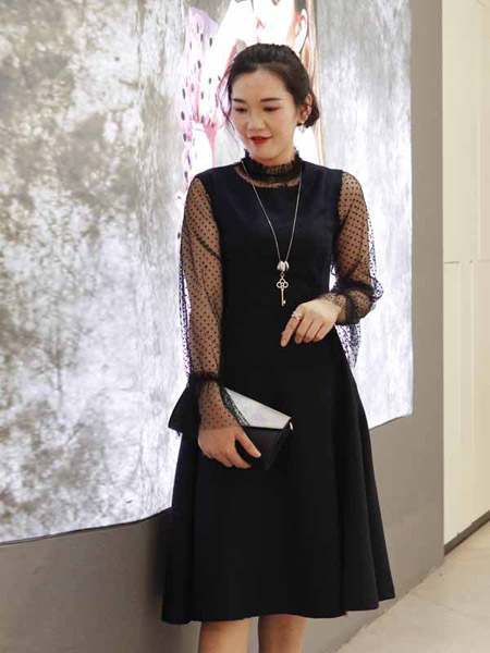 范卡图女装品牌2020春夏网纱袖黑色连衣裙