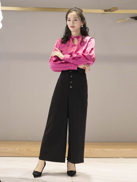 范卡图女装品牌2020春夏粉色雪纺衫衬衫黑色阔腿裤