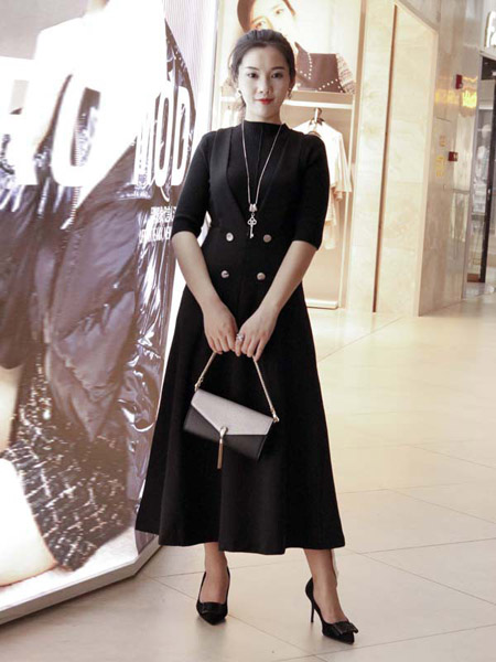 范卡图女装品牌2020春夏黑色背带裙