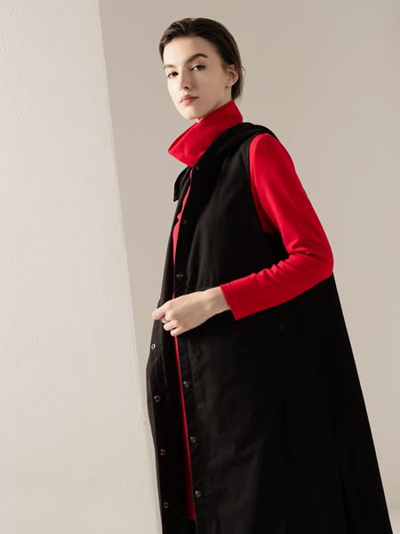 约布女装品牌2020秋季黑色无袖外套