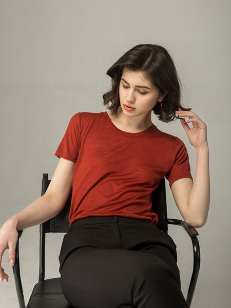 相对纶 - EVEN THOUGH女装品牌2020春夏红色圆领T恤