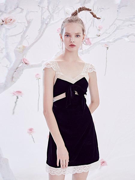 BlingBlingQuinn女装品牌2020春夏显瘦性感背心裙