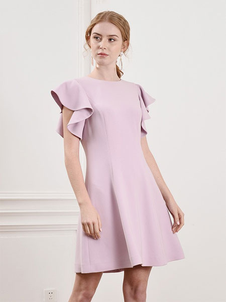 菲诺格诺女装品牌2020春夏甜美紫色连衣裙