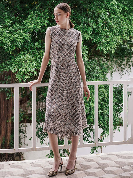 菲诺格诺女装品牌2020春夏优雅无袖连衣裙