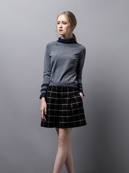 奥菲欧女装品牌2020秋冬灰色针织衫上衣