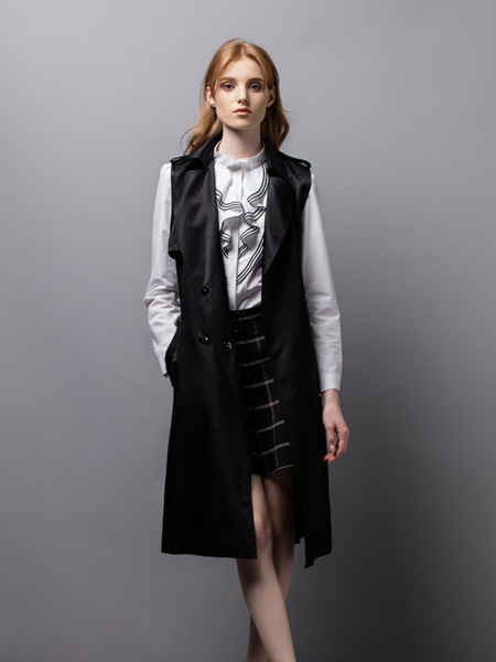 奥菲欧女装品牌2020秋冬黑色中长款外套夹克