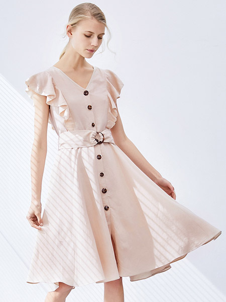 iam27女装品牌2020秋季V领粉色单排扣连衣裙