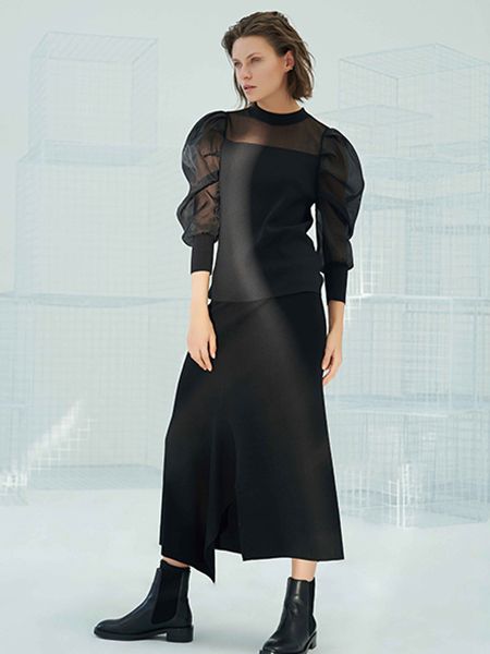 容子木女装品牌2020秋季泡泡袖黑色紧身上衣半裙