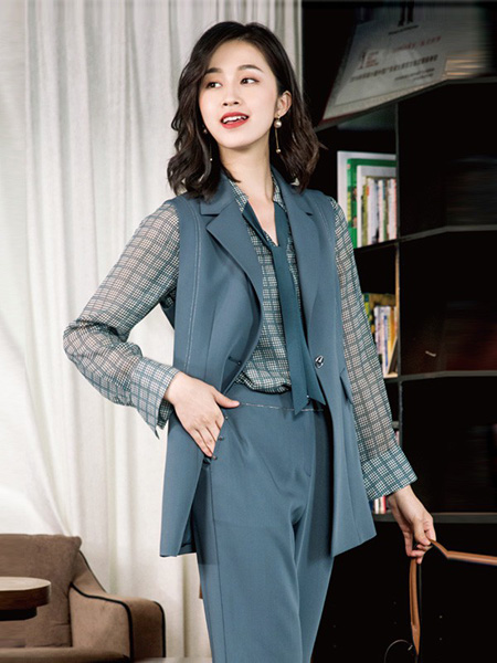 UMISKY优美世界女装品牌2020秋季深蓝色西装套装