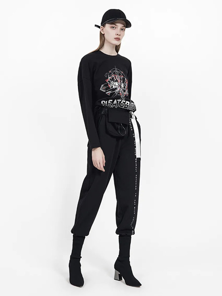 欧E[OEEO]女装品牌2020秋季黑色长袖上衣黑色长裤