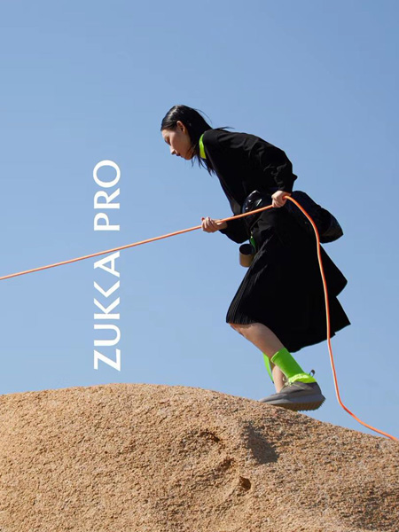 ZUKKA PRO卓卡女装品牌2020秋季黑色皮带收腰连衣裙