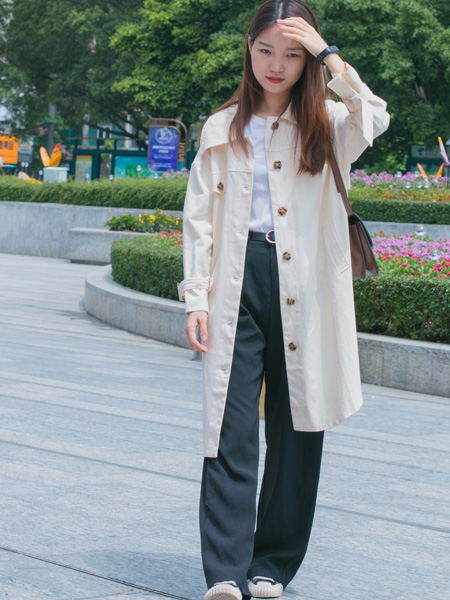 古米娜女装品牌2020秋季米色中长款风衣外套