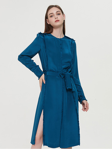 绕音女装品牌2020春夏圆领长袖收腰深蓝色连衣裙