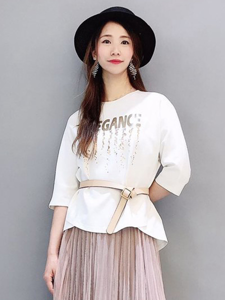 石库门女装品牌2020春夏字母皮带白色T恤