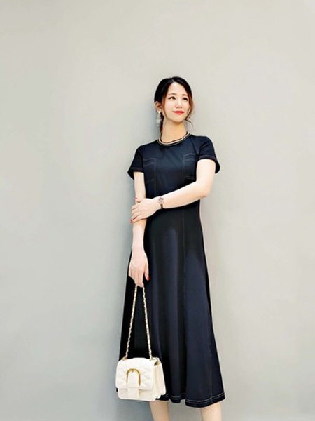 石库门女装品牌2020春夏黑色连衣裙