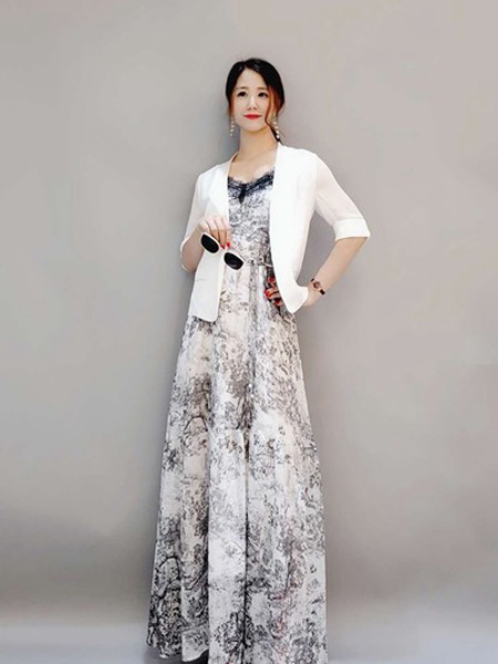 石库门女装品牌2020春夏白色短款外套西装