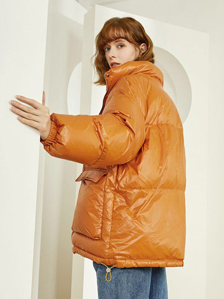 雀啡女装品牌2020秋冬橙色保暖外套