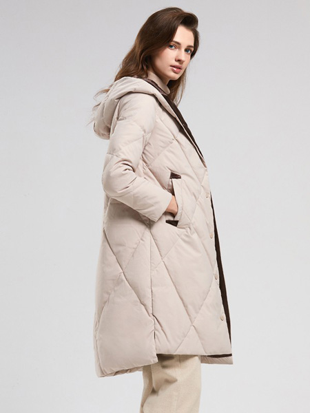 诗织女装品牌2020秋冬米色中长款外套保暖