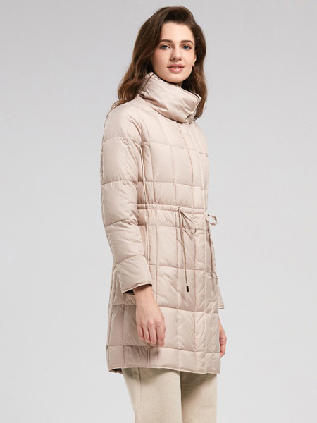 诗织女装品牌2020秋冬米色高领外套保暖