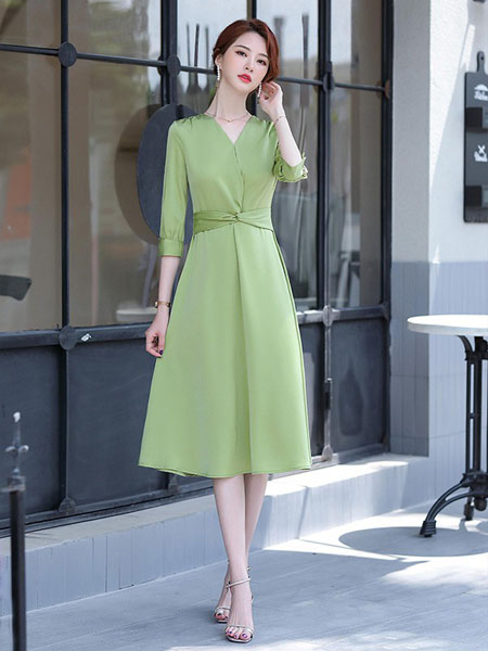 蒂可伊女装品牌2020秋季V领青绿色连衣裙