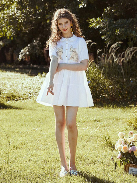 迷思概念女装品牌2020春夏宽松白色连衣裙短款
