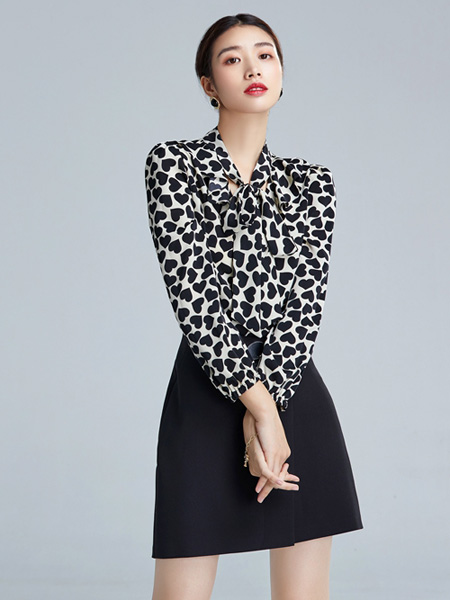 欧炫尔女装品牌2020秋冬黑白色斑点爱心衬衫