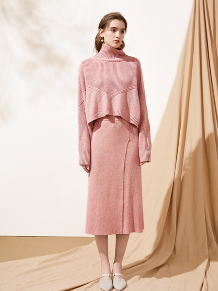 CHICHY女装品牌2020秋冬季粉色针织套裙