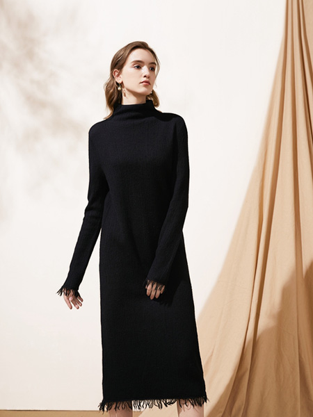 CHICHY女装品牌2020秋冬季黑色修身针织连衣裙