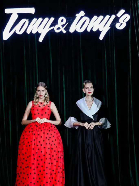 Tony&tony’s女装品牌2020秋季红色斑点连衣裙黑色时尚连衣裙