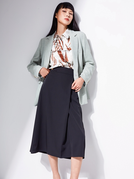 尼赫菲女装品牌2020秋冬米色休闲外套