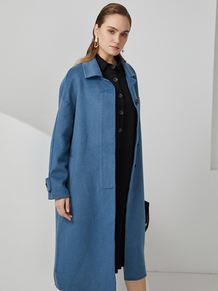 布伦圣丝女装品牌2020秋冬蓝色时尚外套