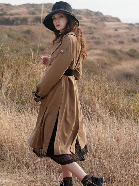 薇薇希女装品牌2020秋冬棕色长款风衣