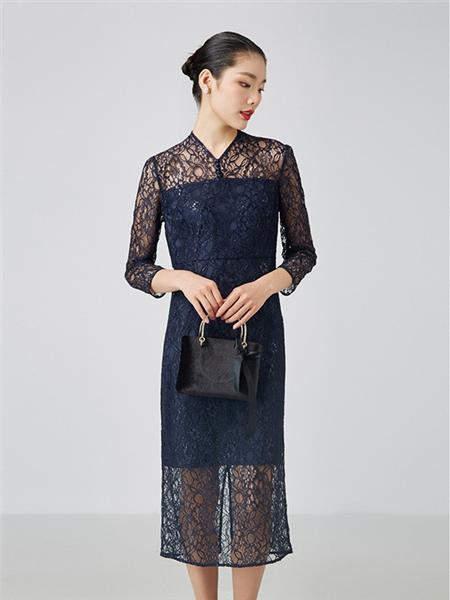 粉蓝时尚女装品牌2020秋季黑色半透明连衣裙