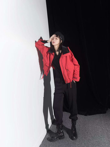 LOFT SHINE女装品牌2020秋冬时尚红色外套