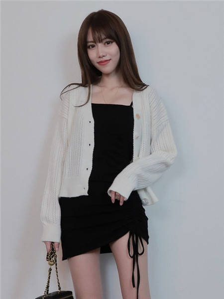 VIFILLE女装品牌2020秋冬白色条纹短款外套