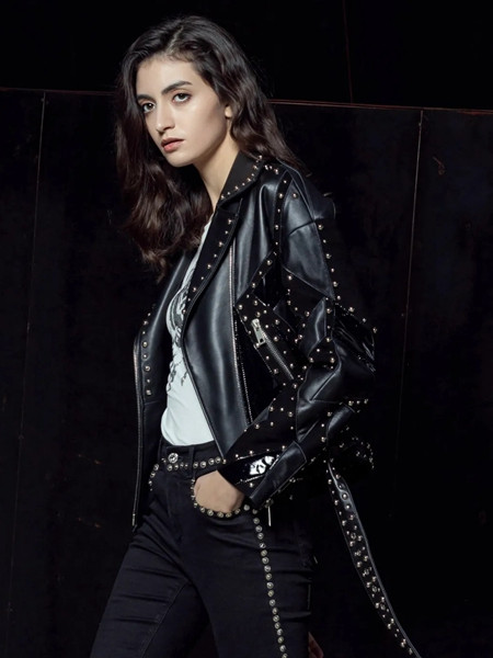 维斯提诺女装品牌2020秋季黑色铆钉皮衣